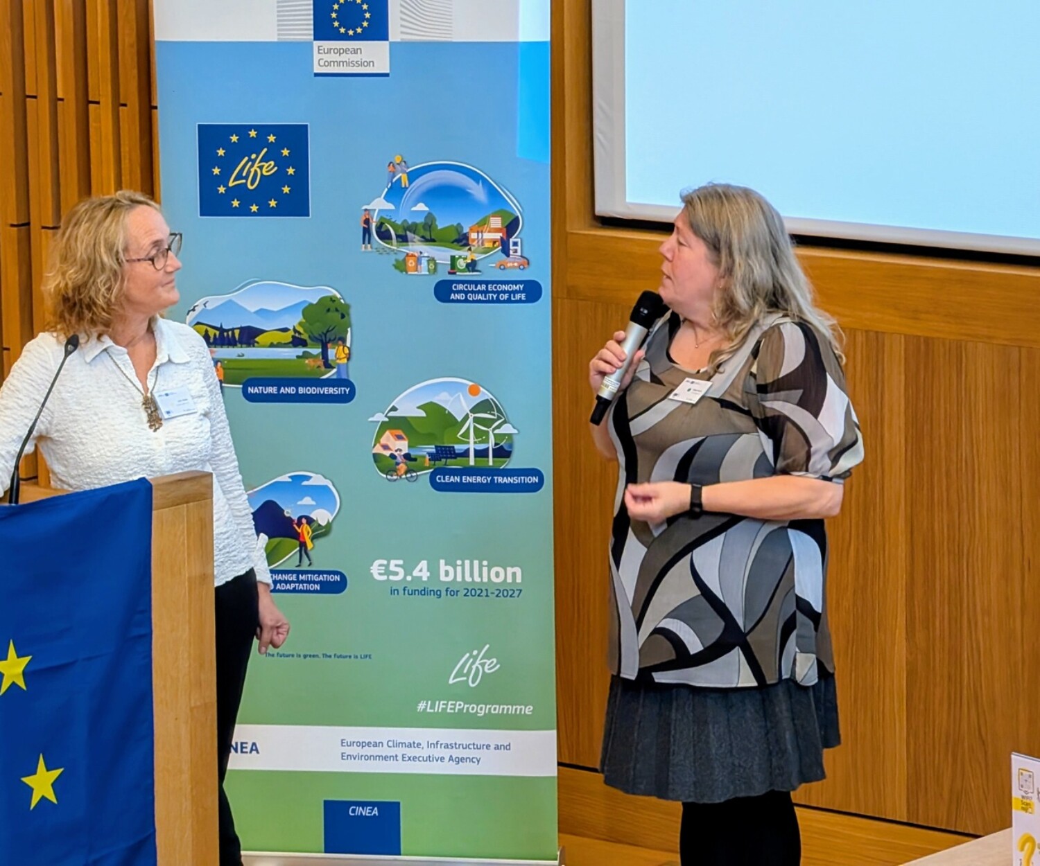 Vibeke och Karin presenterar Improve Aquatic LIFE på LIFE konferens i Bryssel